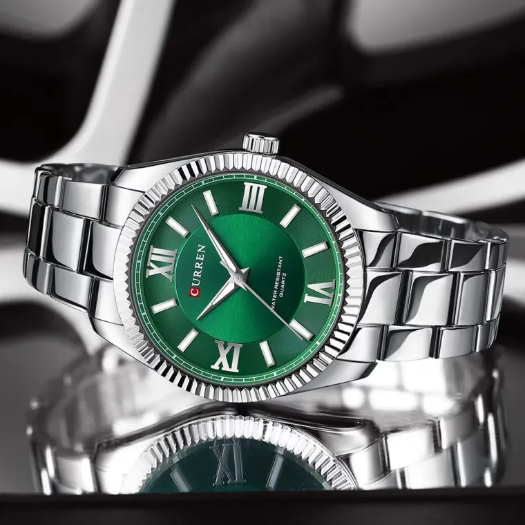 Reloj CURREN 8453 para hombre — caja de 42 mm, bisel estriado y brazalete en acero
